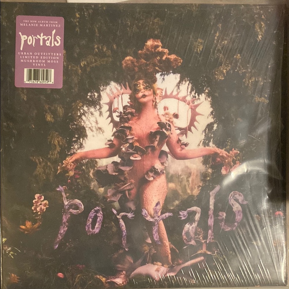 Melanie Martinez Portals Vinyl uo limited edition